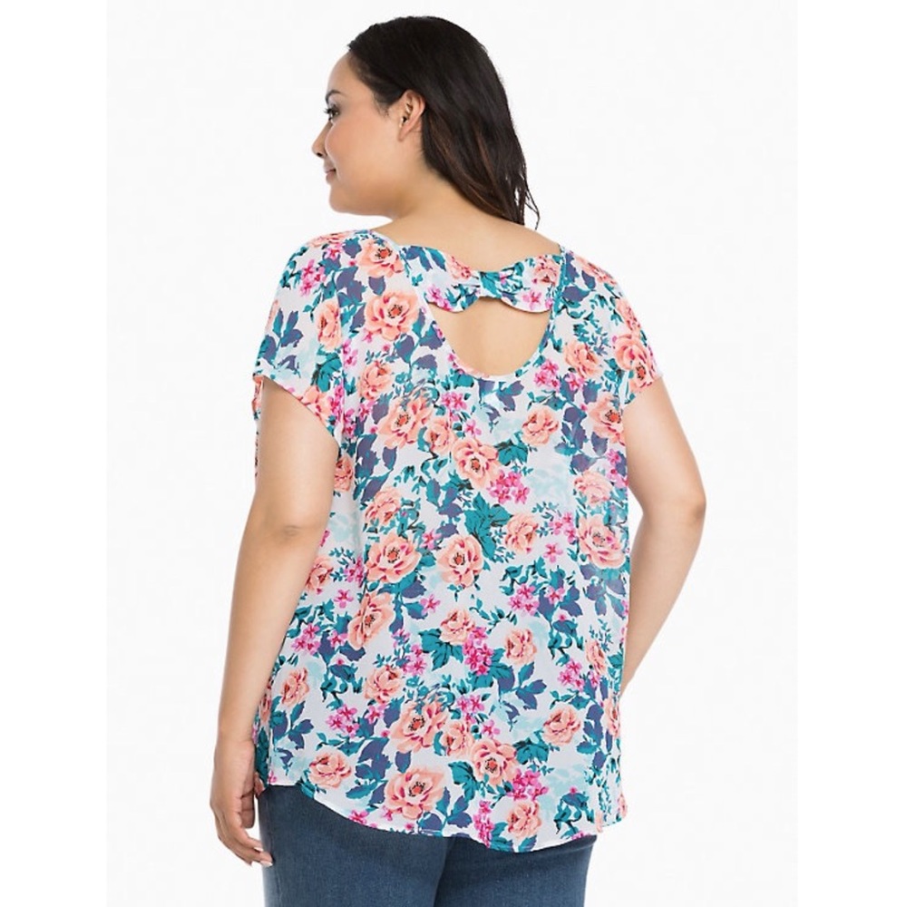 TORRID | Chiffon Floral Bow Top 1X - Picture 3 of 10